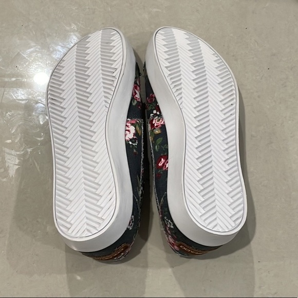 Colorado Elven Grey Floral Canvas - Picture 3 of 7